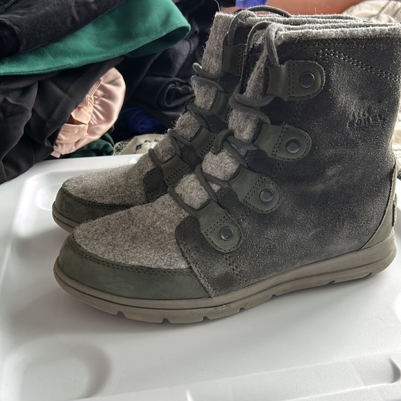 Sorel Women's Explorer Joan Boot — Waterproof Suede Boots 9.5 - Picture 9 of 16